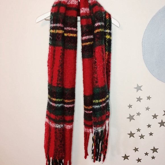 Christmas Hollister Scarf - Picture 1 of 2
